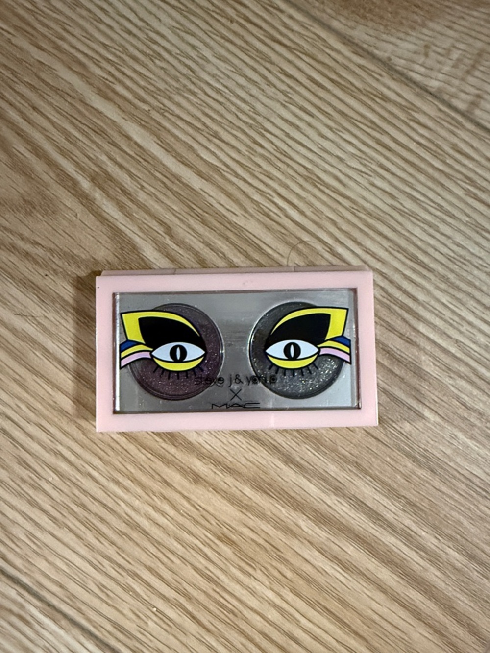 MAC Cosmetics Steve J & Yoni P 
Limited Edition Glitter Duo Eyeshadow Palette